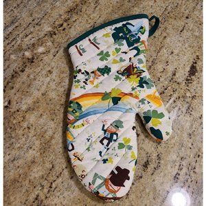 St. Patrick's Day Potholder Oven Mitt Green Leprachaun Gold Rainbow. Davids USA